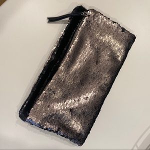Stella & Dot foldable sequin clutch